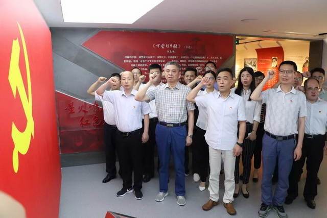 1562071014133975.jpg 黄山.jpg